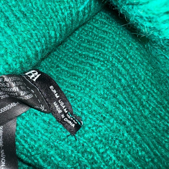 🍏Zara🍏Emerald green Knit Beanie. Size M - Picture 2 of 4